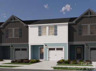 8208 Hidden Springs Trl, Charlotte, NC 28216