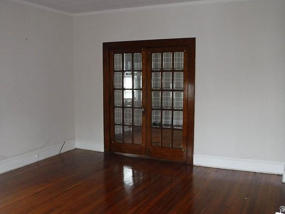 3rd image of 603 Mary St