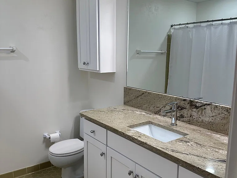 402 Gatehouse Ln — Photo 13