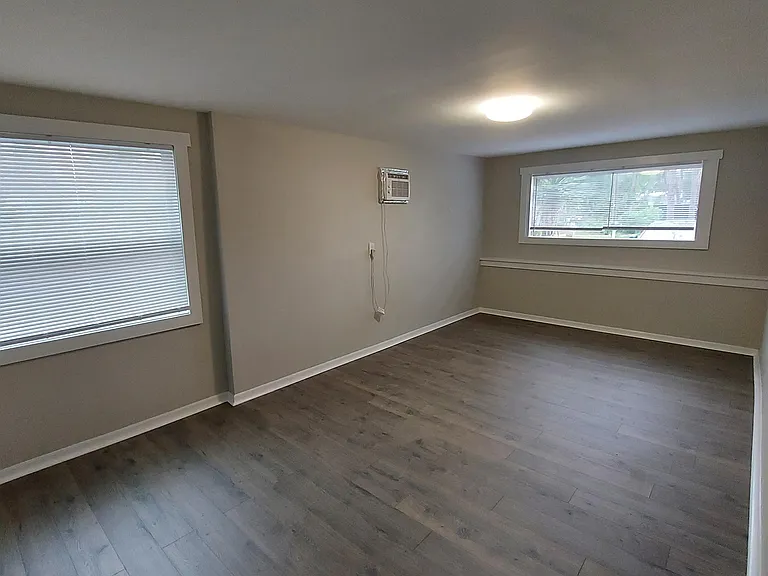 2247 Stella St — Photo 11