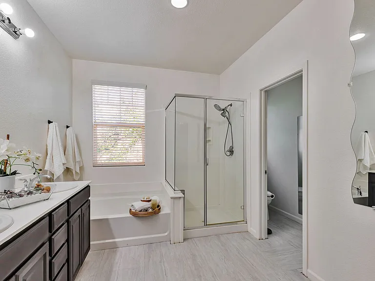 8940 Acorn Way — Photo 16