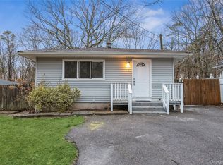 86 Stuyvesant Avenue, Mastic, NY 11950