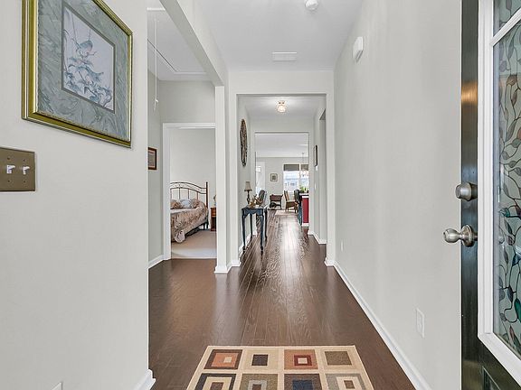 5th image of 117 Greenwich Dr