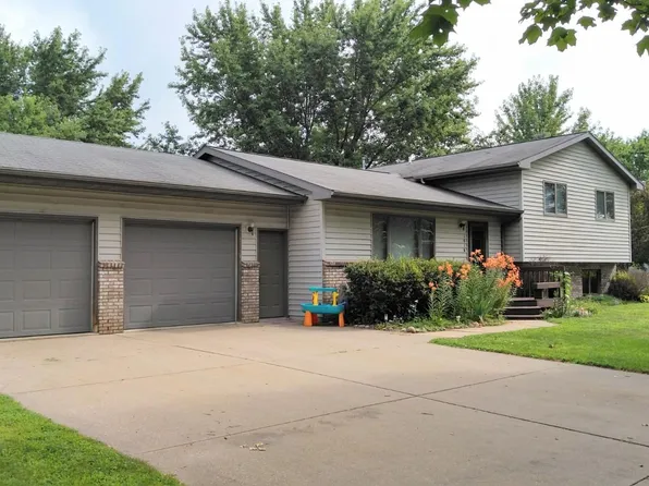 1016 S Fairway Dr, Sparta, WI 54656