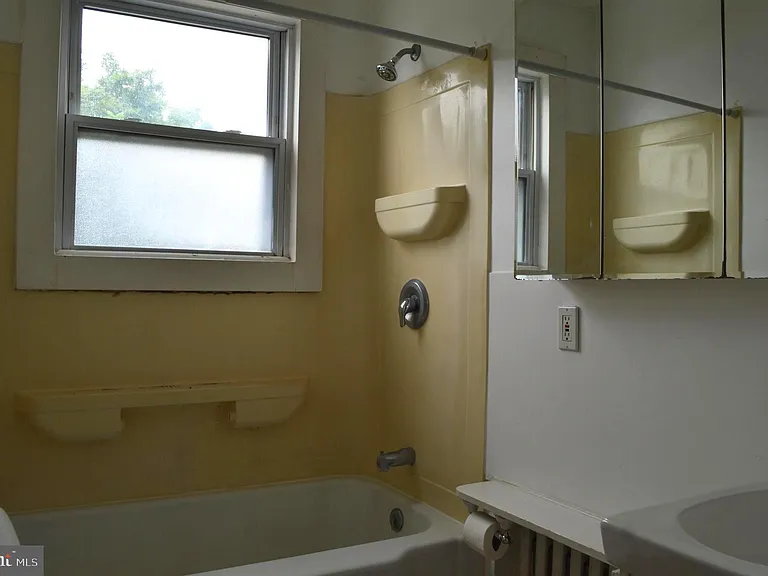 121 Broad St — Photo 24
