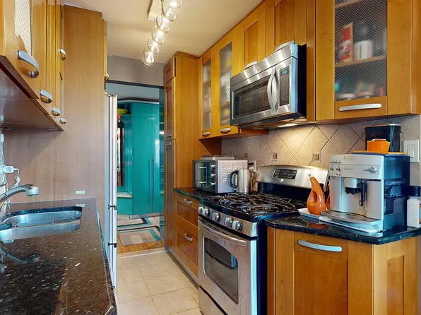 3101 Ocean Parkway image 2 of 26