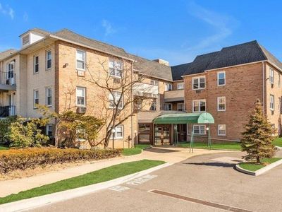 570 Broadway #13A, Lynbrook, NY, 11563