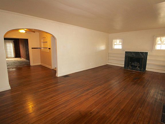 4th image of 626 W Oak St