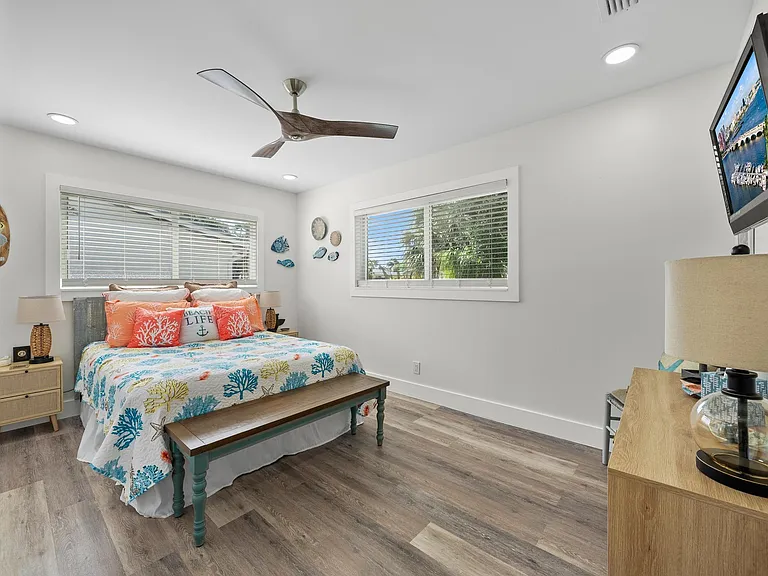 517 Gulf Rd — Photo 24
