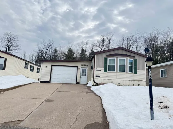 W8007 S Us Highway 2/141 Trailer 256, Iron Mountain, MI 49801