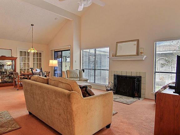 2nd image of 2425 Woodway Dr