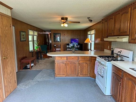 3rd image of 1529 Lee Ln