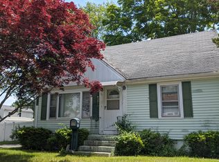 14 Redfern St, Riverside, RI 02915