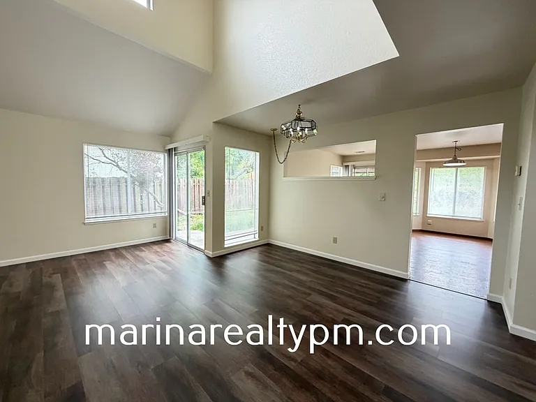 115 James River Rd — Photo 11