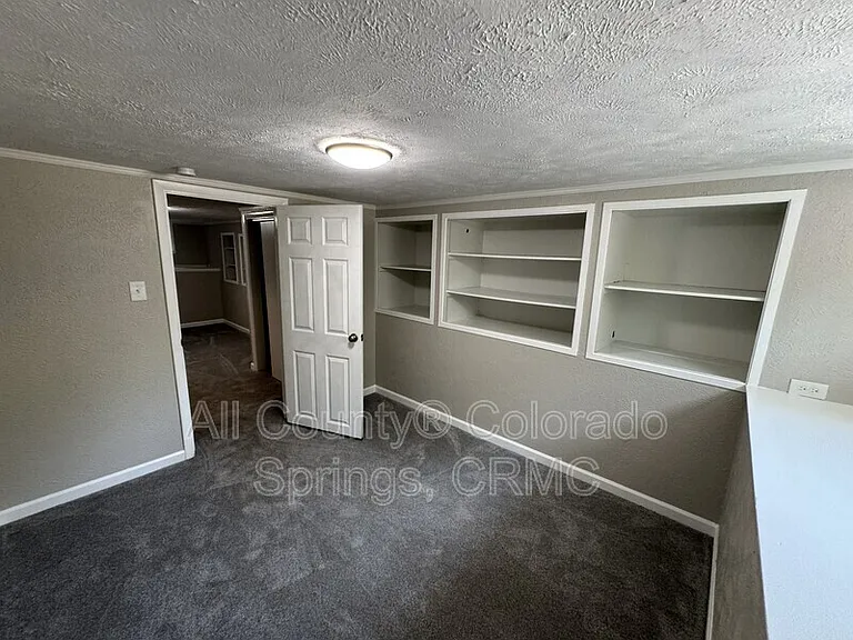 814 S Institute St — Photo 21