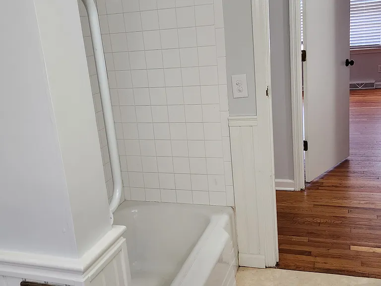 187 E Walnut St — Photo 21