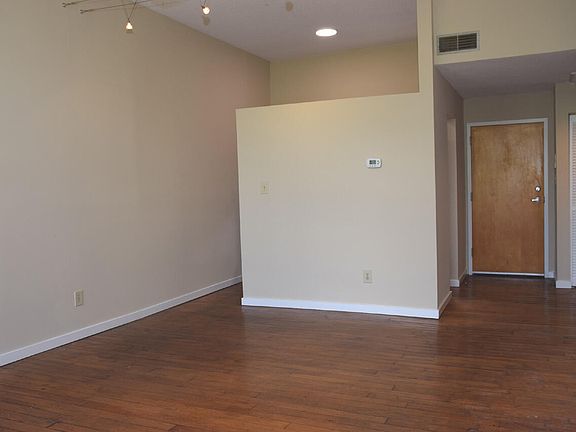 4th image of 1500 River Mill Dr APT 305