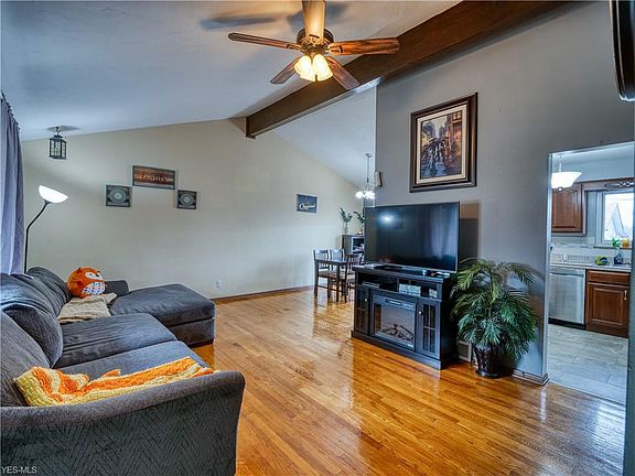 4th image of 3140 Hetzel Dr