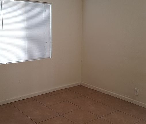 5th image of 628 N Thorne Ave APT A