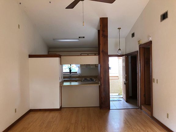 4th image of 2401 Manzanita Ct