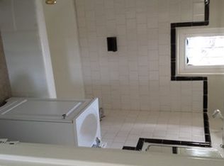 465 Mellon St SE APT 1, Washington, DC 20032