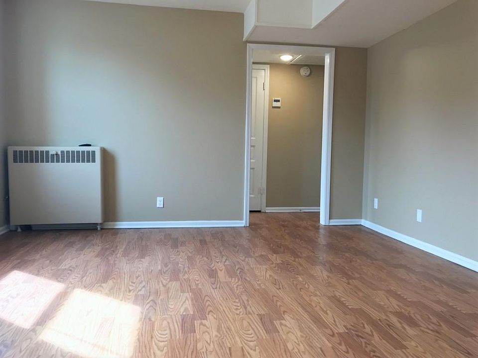 1st image of 3160 Davenport St #117