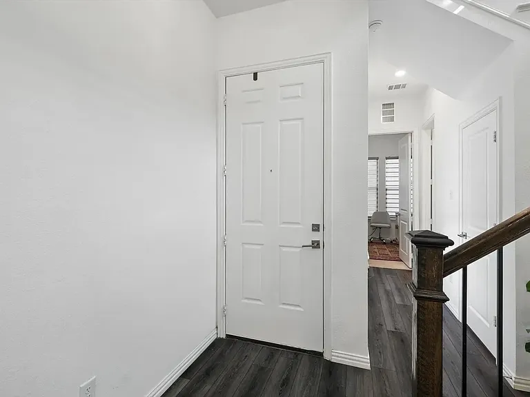 222 Woodson St — Photo 4