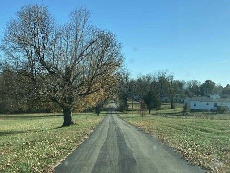 2nd image of 230 Johnson St