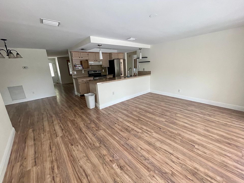 1st image of 2085 Whitney Dr