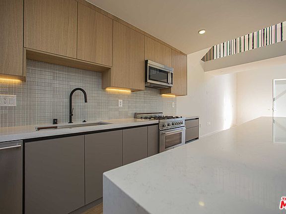 3rd image of 7907 Willoughby Ave #3