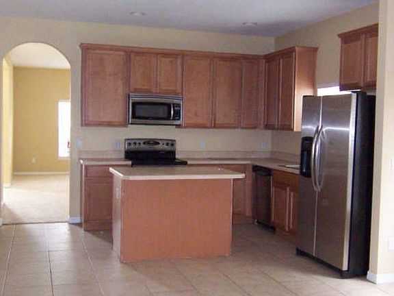 2nd image of 2103 Congress Ln