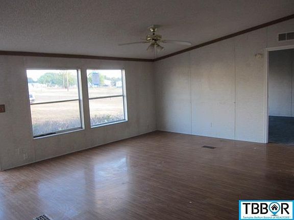 3rd image of 124 Forest Creek Ln