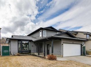 13811 E Deer Run Blvd SE, Calgary, AB T2J6L3