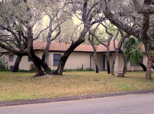 3103 Traylor Blvd, Rockport, TX 78382