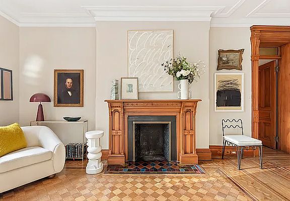 4th image of 34 Gramercy Park E #7AR
