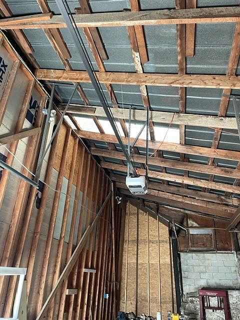 2nd image of 12 Beale Dr #1