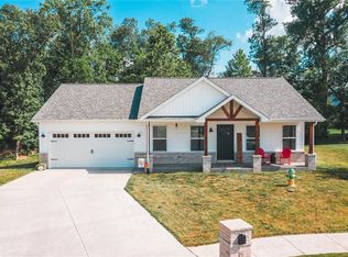 500 Creek Ridge Ct, Freeburg, IL 62243