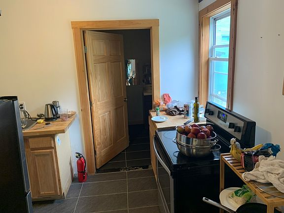 4th image of 8 Lindsey St #B