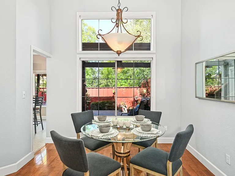 208 Promenade Ln — Photo 7