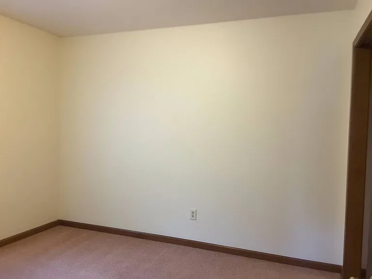120 S Silverwood Ln — Photo 6