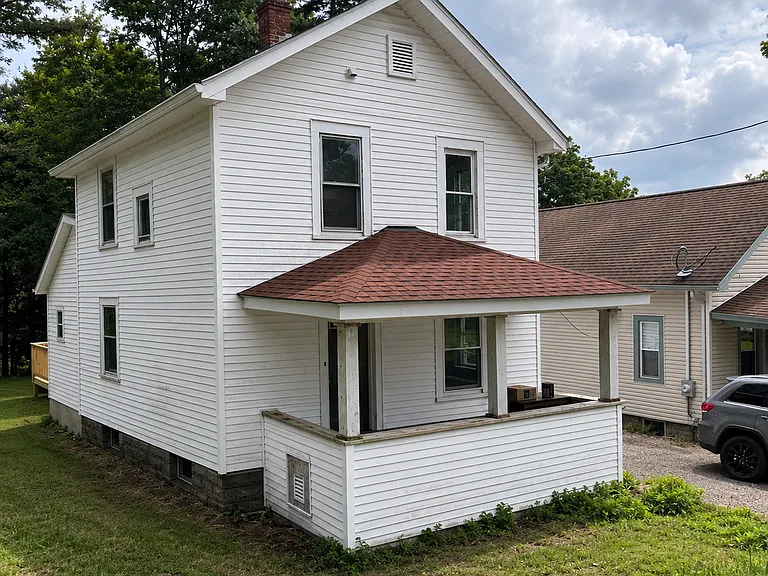 10 Youngman Ave — Photo 1