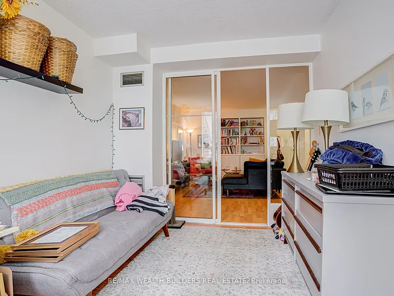 633 Bay St #803 — Photo 32