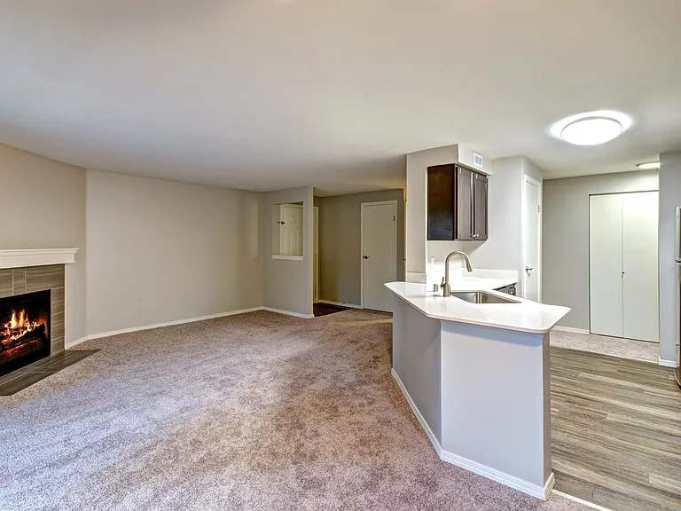 Bay Court at Harbour Pointe — Photo 17