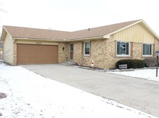 3425 Piper Dr, Northwood, OH 43619