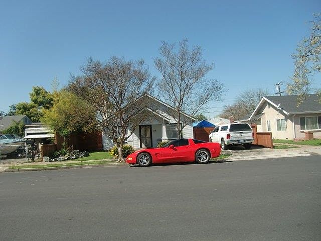 1st image of 1121 Carlton Ave