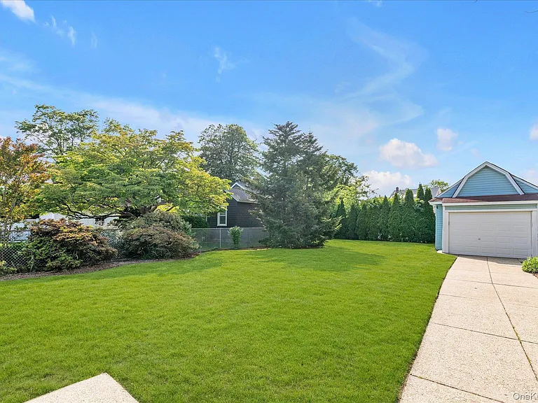 23 Thompson Pl #2 — Photo 8