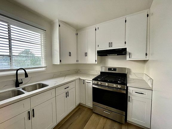 4th image of 4073 West Blvd #C