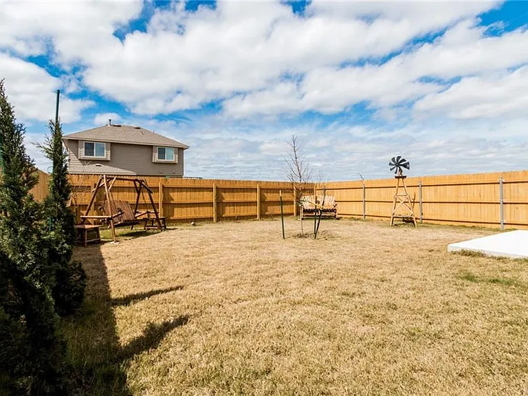 2104 Pindos Pony Way — Photo 29