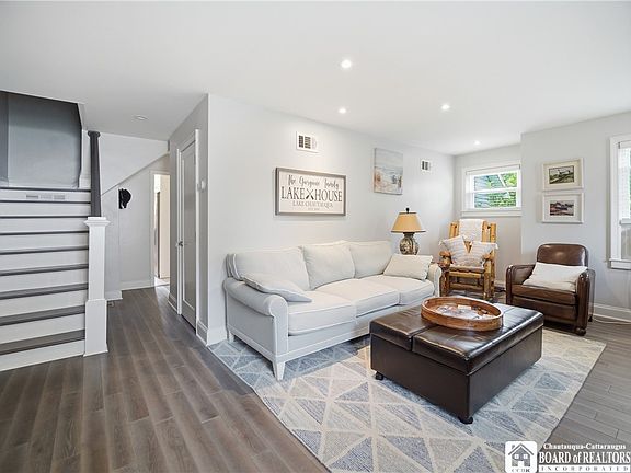 5th image of 165 E Terrace Ave