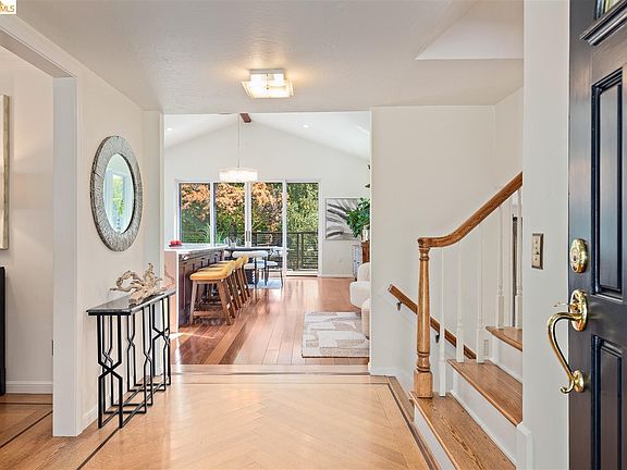 3rd image of 1235 Larch Ave